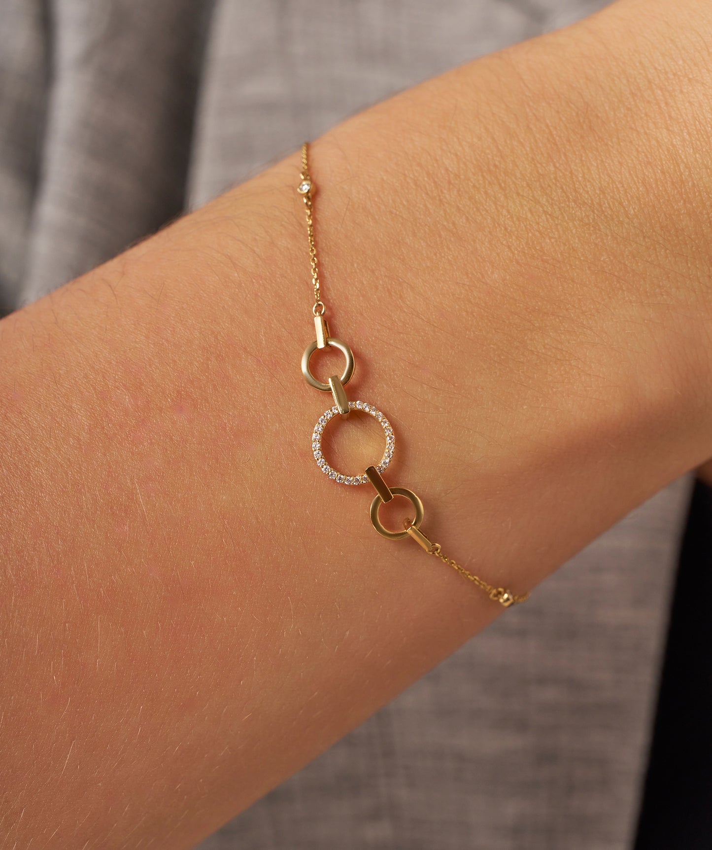 14k Gold Diamond Circle Jewelry Set