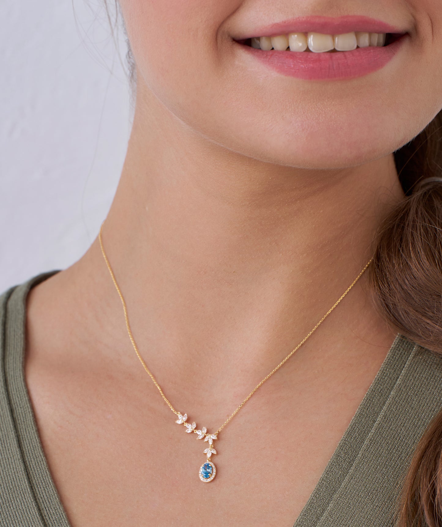 Luxury 14K Gold Leaf Drop Necklace