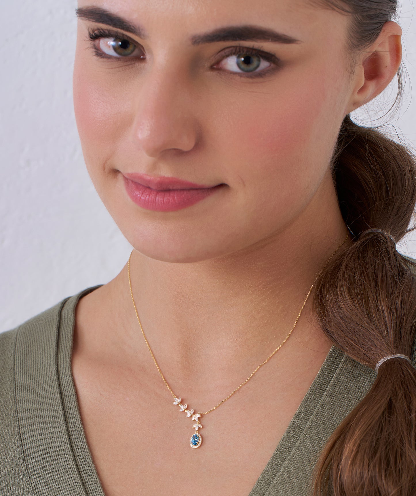 Luxury 14K Gold Leaf Drop Necklace