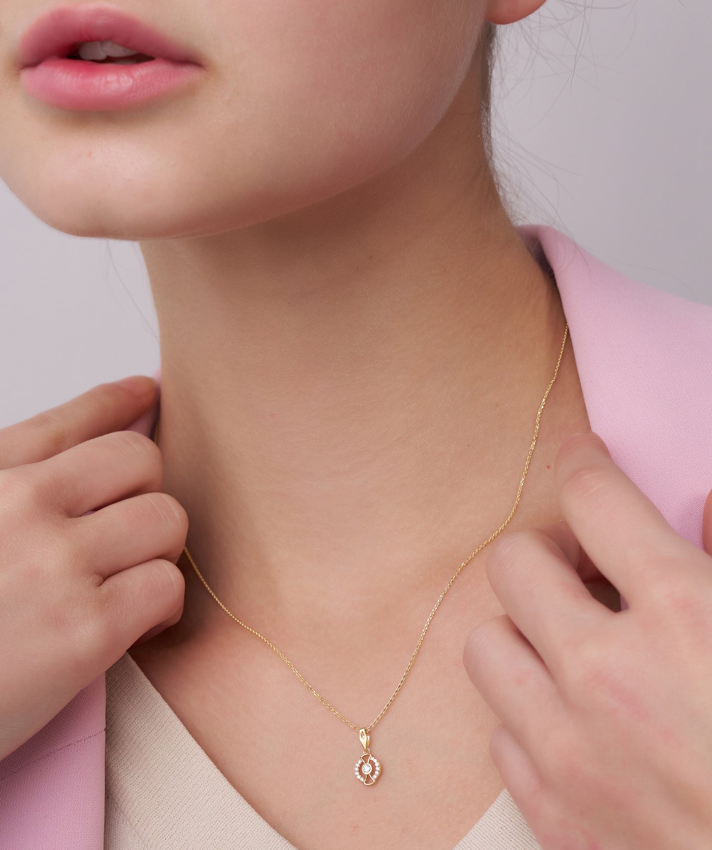 Circle Diamond Pendant Necklace