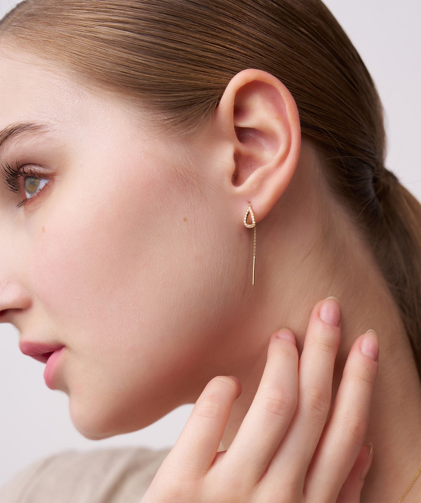 Dangling Earrings with Diamond