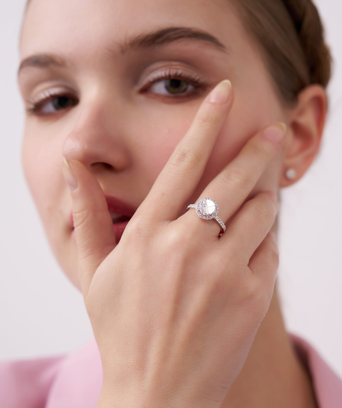 Round Illusion Halo Ring