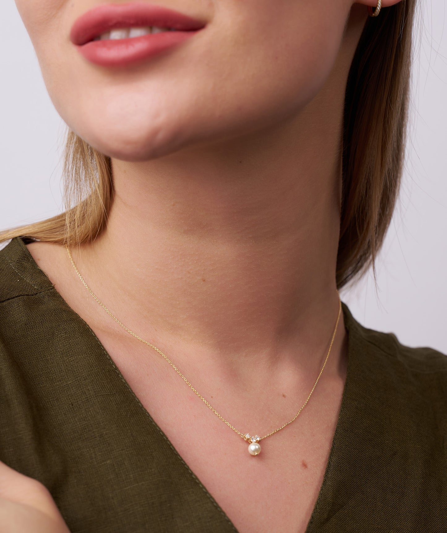 14K Gold Necklace with White Disc Pendant