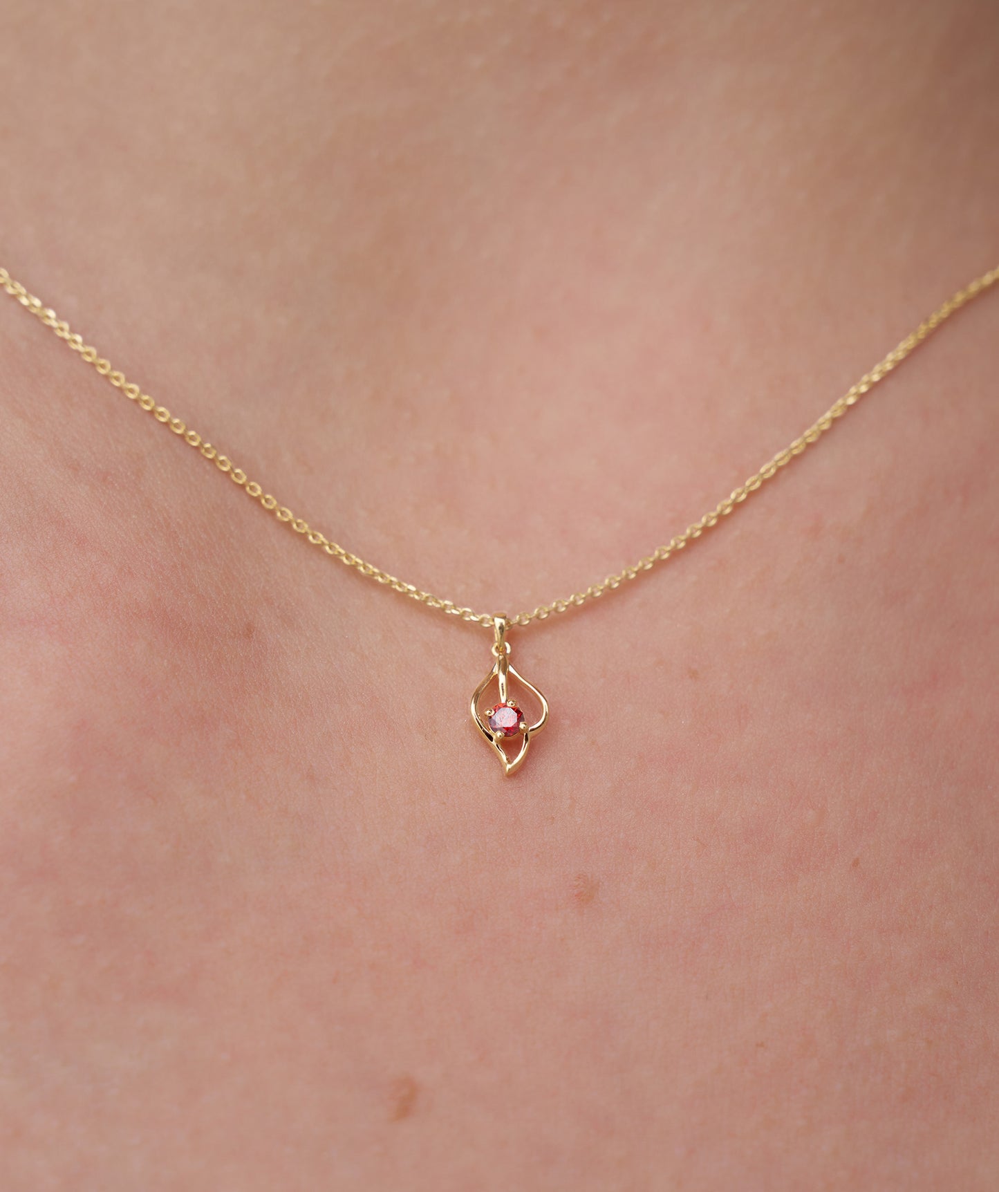 14K Gold Swirl Pendant Necklace