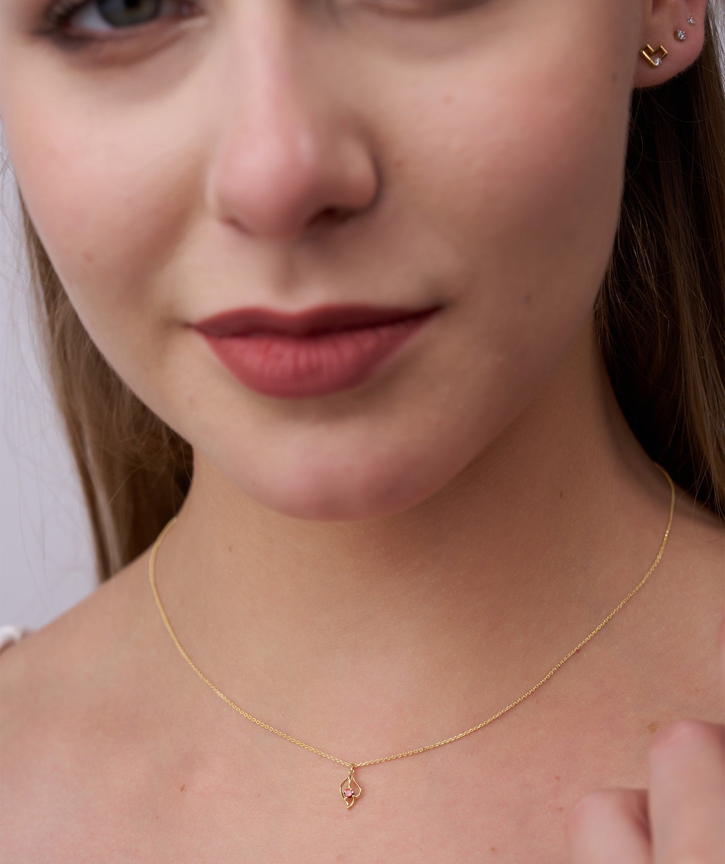 14K Gold Swirl Pendant Necklace