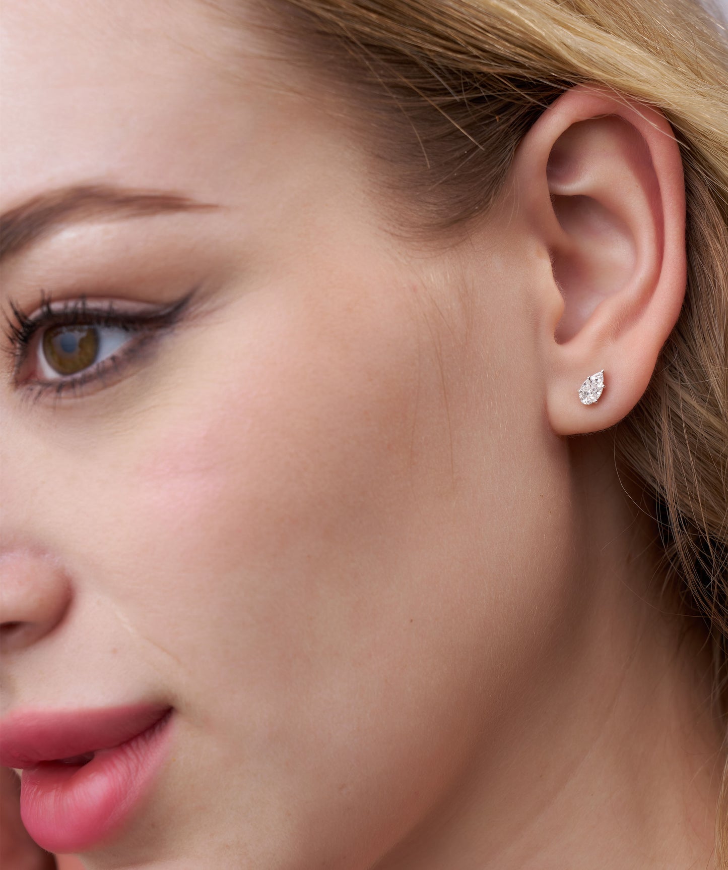Elegant Pear-Shaped Diamond Studs