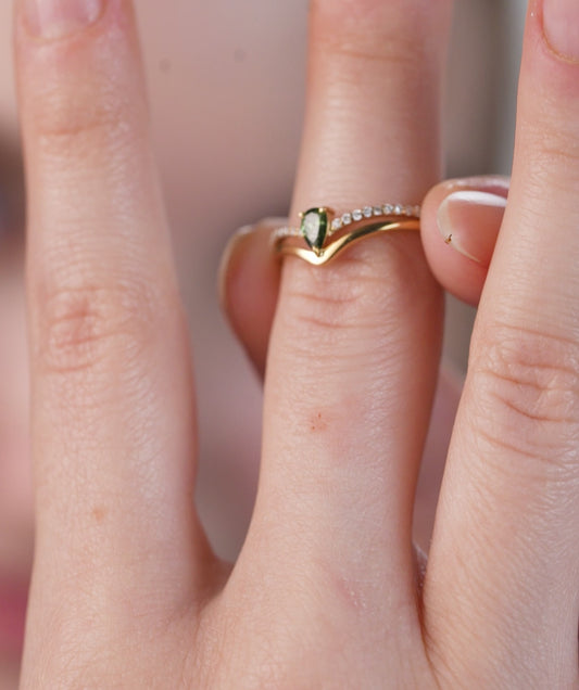 14K Gold Green Diamond Ring