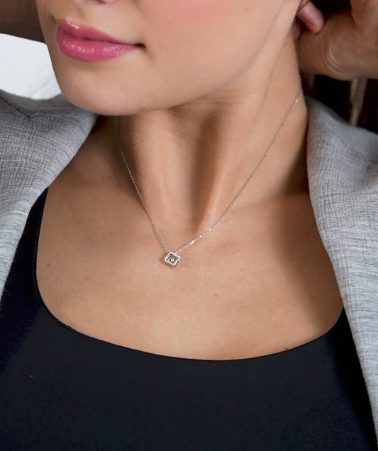 Luxe Clover Glow Necklace