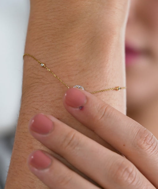 Gleaming Disc Diamond Bracelet