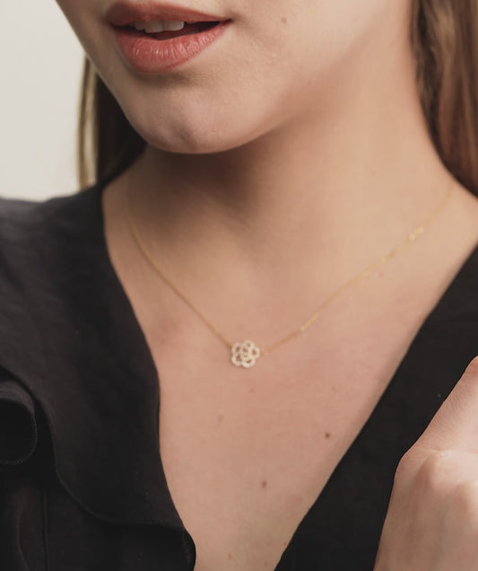 14K Gold Diamond Flower Necklace