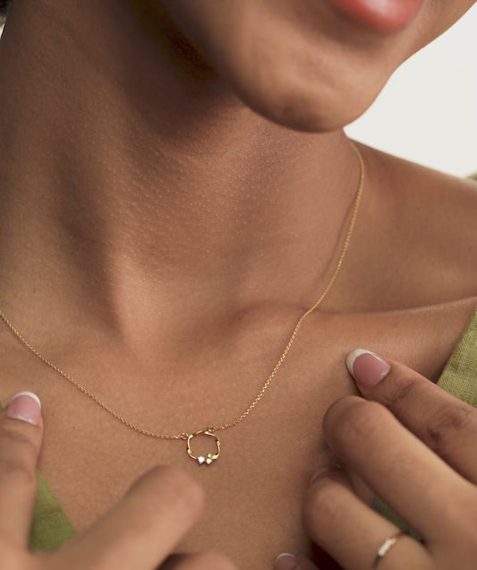 Vibrant Harmony Gold Wreath Necklace