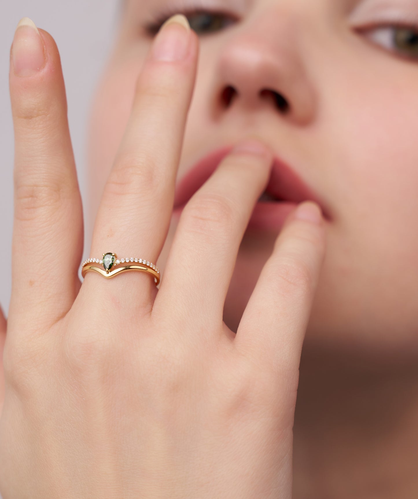 14K Gold Green Diamond Ring