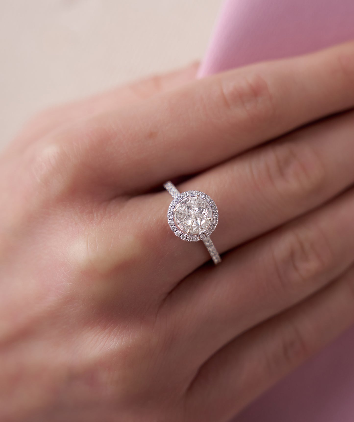 Round Illusion Halo Ring