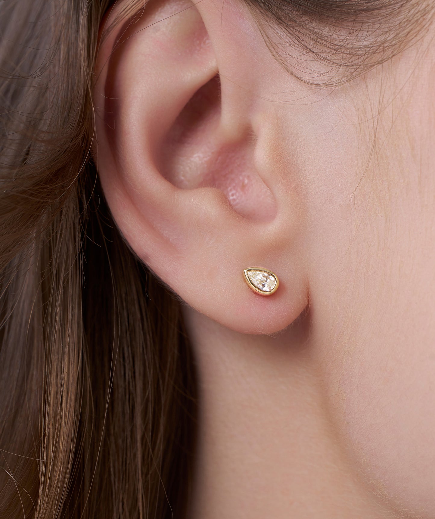 14K Gold Teardrop Brilliance Studs