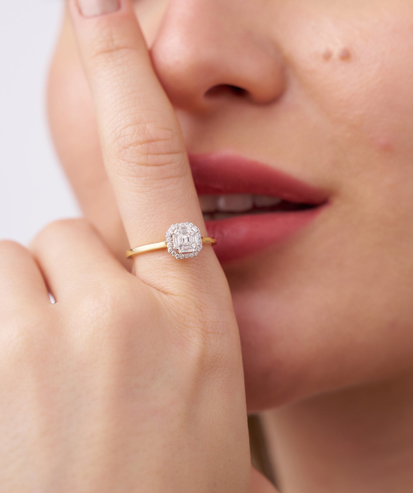 Modern Classi Diamond Ring