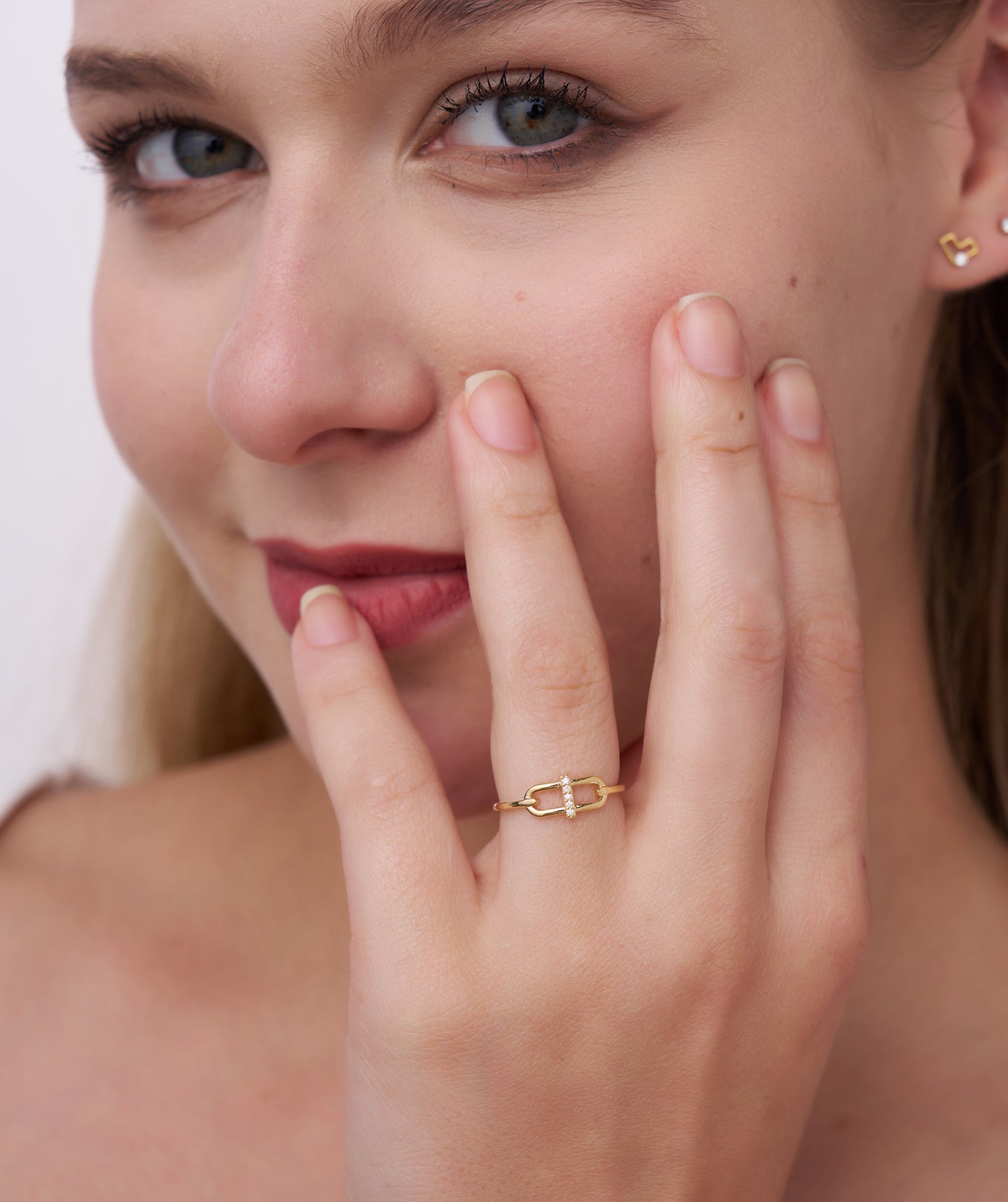 14K Gold Link Ring with Pavé Bar