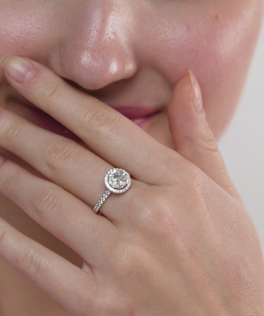 Round Illusion Halo Ring