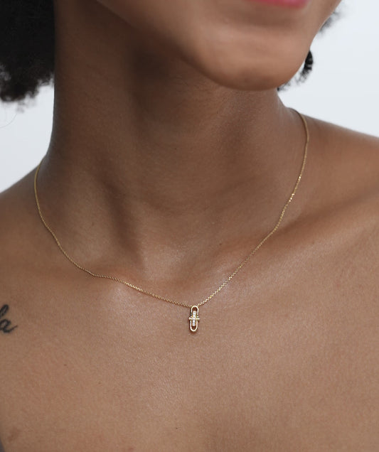 Sleek Gold & Diamond Necklace