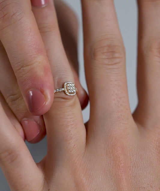 Round Halo Diamond Ring