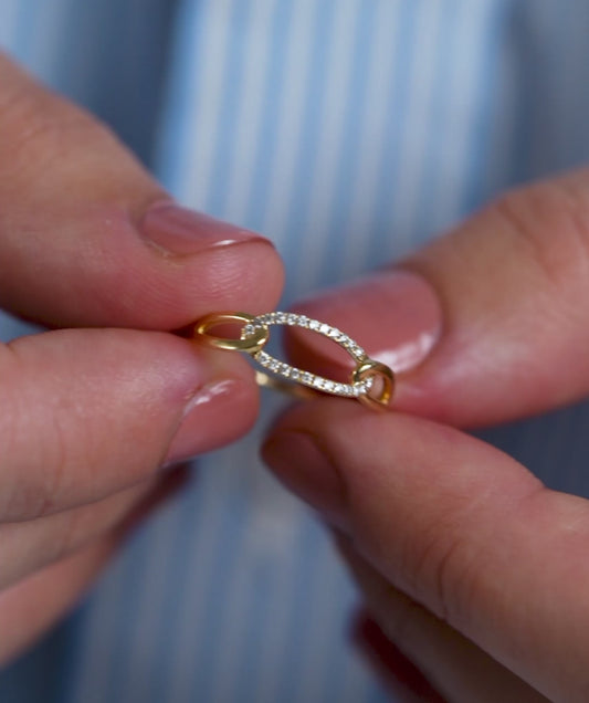 Linked Elegance Diamond Ring